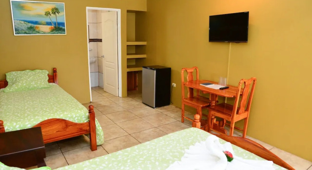 Трёхместный номер Standard с балконом Hotel Le Priss