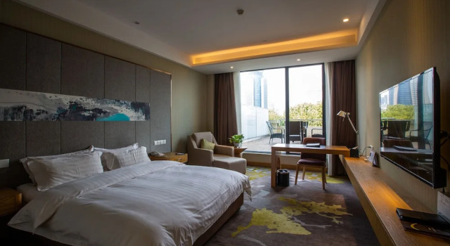 Номер Deluxe Suzhou Canal Garden Hotel