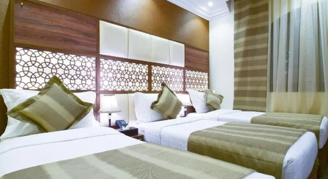 Трёхместный номер Standard Golden Tulip Al-Zahabi