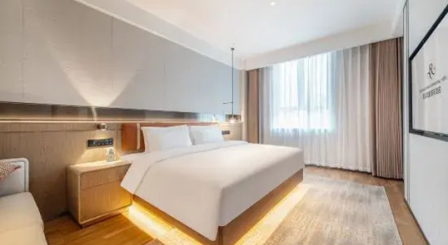 Люкс Executive Licheng Huasheng International Hotel (Qemushi County Government Branch)