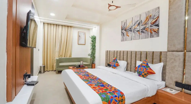 Номер Deluxe FabHotel Shrinath Casa Inn
