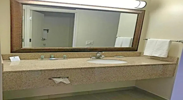 Номер Standard Comfort Inn & Suites O'Fallon - St. Louis Area