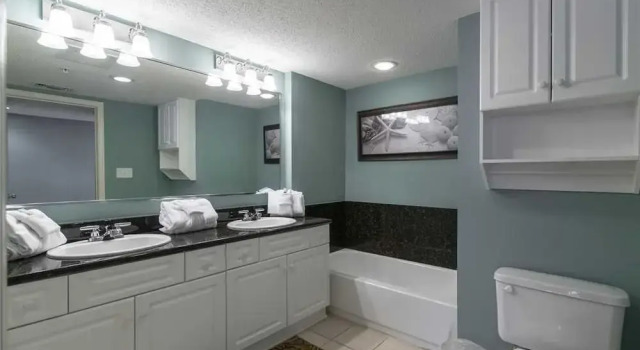 Yacht Clubs #1-801B - 2 Br Condo