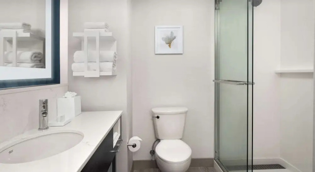 Четырёхместный люкс с балконом Hampton Inn Delray Beach