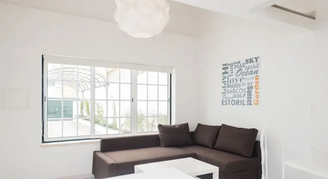 ShortStayFlat Estoril, Забронировать Отель Эшторил Estoril Coast, рядом с Учебный центр Centro de Interpretação Ambiental da Pedra do Sal