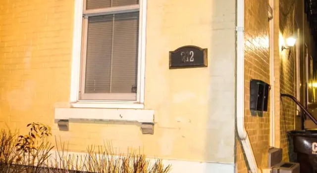 Farmhouse Escape in Mainstrasse!! Apartment 1, Забронировать Апартаменты/квартира Отели Ковингтон с парковкой, рядом с Northern Kentucky Convention Center, Парковка