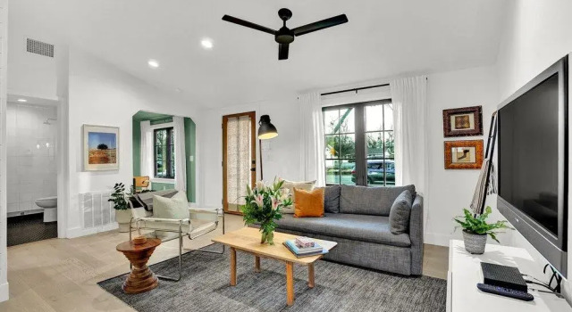 New! Gorgeous Modern Luxury Casita Near Main St!, Забронировать Отель Отели Фредериксберг 3 звезды, рядом с Fredericksburg Visitor Information Center, 3*