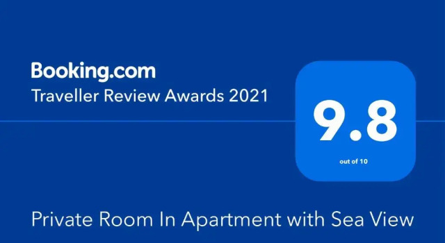 Номер Standard Private Room In Apartment with Sea & Hilton View