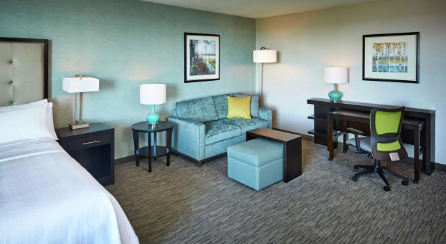 Номер Standard с видом на озеро Homewood Suites By Hilton North Bay