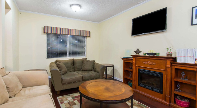 Days Inn by Wyndham Kansas City International Airport