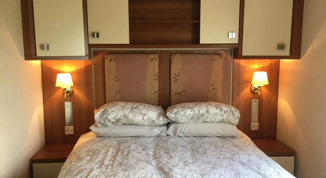 'Hartland Caravan' with Sea Views