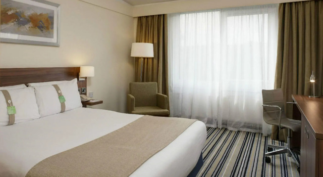 Трёхместный номер Standard Holiday Inn Ashford Central by IHG
