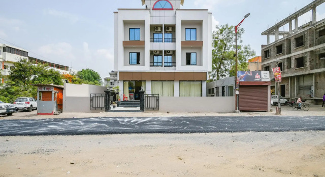 OYO 13810 Hotel The Gentleman, Забронировать Отель Отели штата Махараштры 3 звезды, 3*