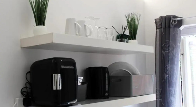 Beautiful 1-bed Studio in Uxbridge, London, Забронировать Апартаменты/квартира Аксбридж Middlesex