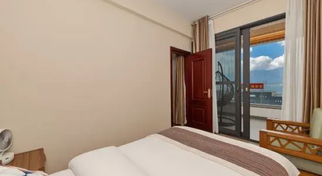 Люкс Deluxe Dali Shili Yudi Villa (Erhai Store)