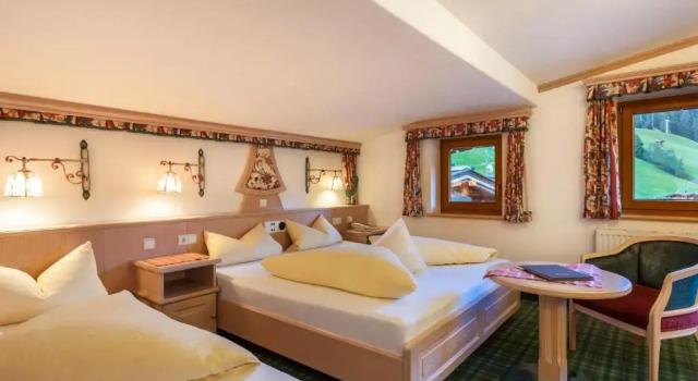Семейный номер Standard с балконом Hotel Jäger
