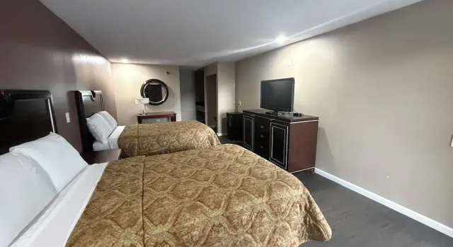 Четырёхместный номер Standard Magnolia Bay Hotel & Suites