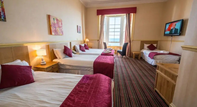 Четырёхместный семейный номер Standard Hotel Prince Regent