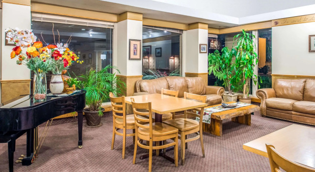 Travelodge by Wyndham Kalispell, Забронировать Мини-отель Отели Flathead Valley с парковкой, Парковка