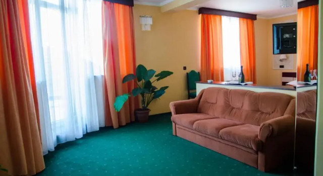 Suite Hotel President
