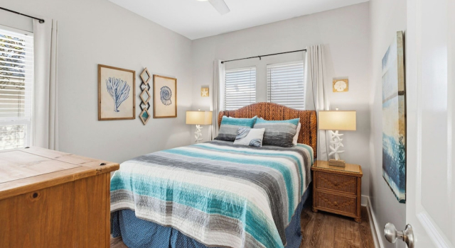Seacrest 3BR Cottage at Camp Creek Pool, Hot tub & Beach Nearby!