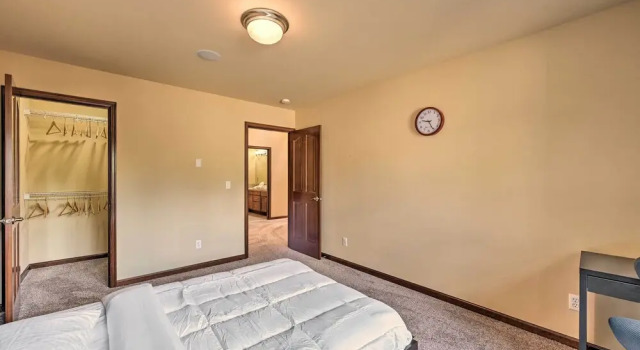 Spacious Kirkland Home 15 Mi to Dtwn Seattle!, Забронировать Дом для отпуска Киркленд штат Вашингтон