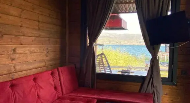 Burnaz bungalov hotel, Varaa Hotelli Hotellit Marmara-alue pysäköinnillä, Pysäköinti