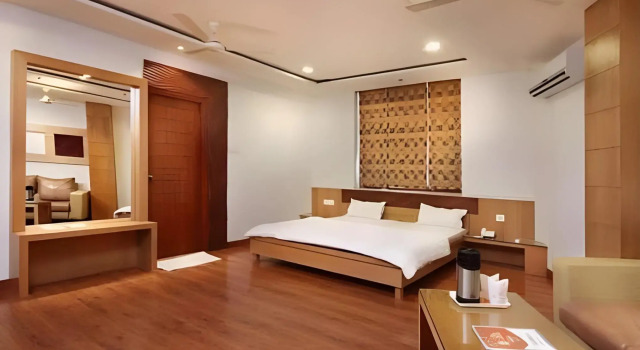 Hotel Mandakini Plaza