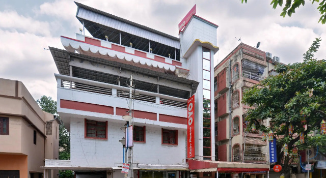 OYO 3436 Shree Utsav Palace Guest House, Prenota Affittacamere Calcutta 