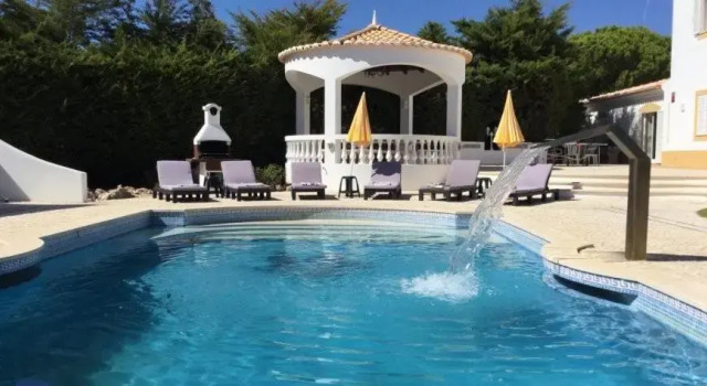 Вилла Vivenda Carvoeiro Deluxe Luxury 7 Bedroom Villa Perfect for Larger Groups Table Tennis