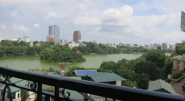 Номер Deluxe с видом на озеро Hanoi Old Quarter Hotel & Travel