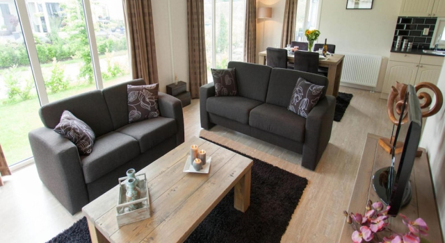 Spacious Chalet With Pool for 4