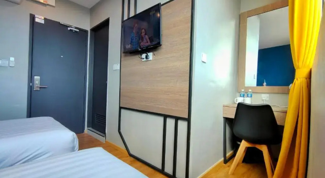 Uptown Hotel