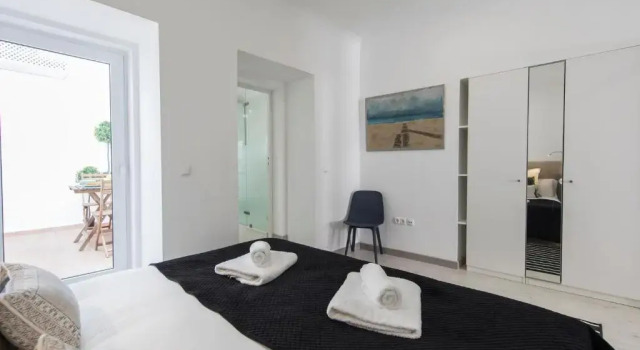Principe Real Elegant flat with terrace