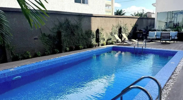 Люкс Executive CozyDeluxe Studio Apt in East Legon