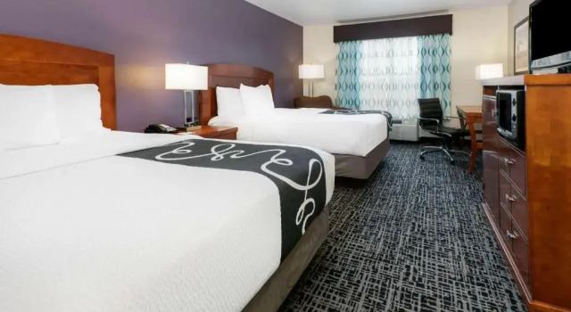 Четырёхместный номер Standard La Quinta by Wyndham Rockwall