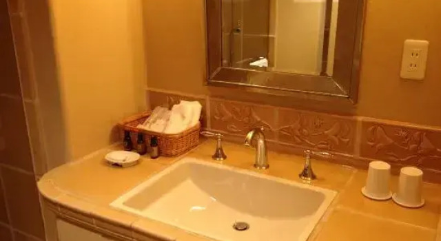 Полулюкс Poppy Springs Resort & Spa