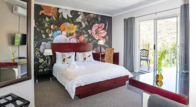 Mountain View Guest House, Book Pension Hoteller i Springbok med parkering, Parkering