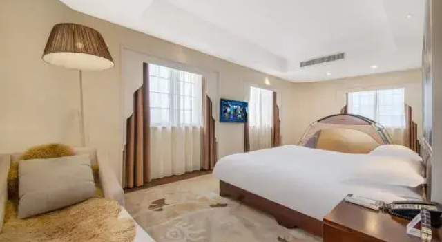 Тент Changzhou Dinosaur Resort Hotel