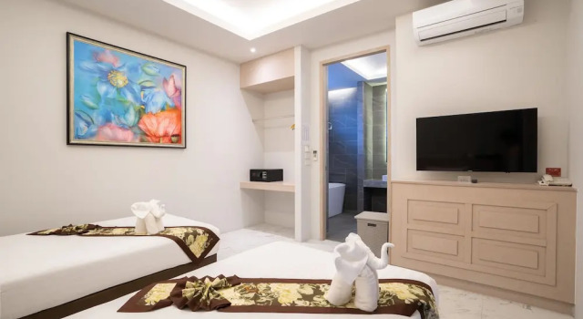 Вилла с 4 комнатами Gold Chariot Pool Villa, Phuket - SHA Plus Certified