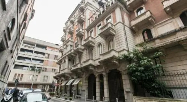 Charming De Togni Apartment, Забронировать Апартаменты/квартира Милан Ломбардия, рядом с Colonne di San Lorenzo