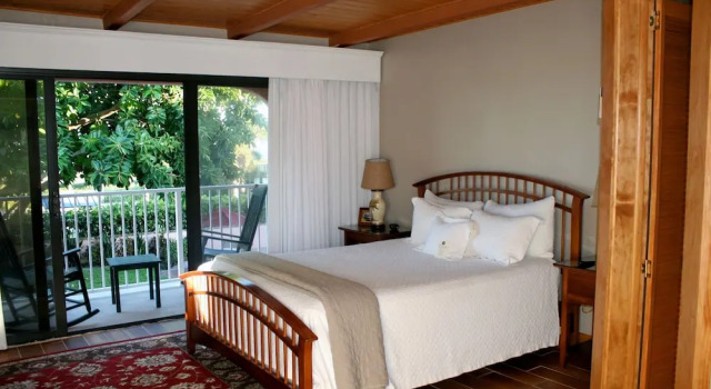 Номер Standard с видом на бассейн The Inn at Cocoa Beach