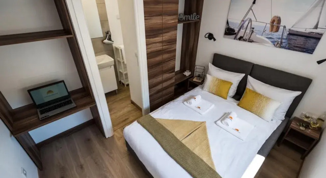 Mobile Home Pirovac 32, Забронировать Отель Отели Пировац с парковкой, Парковка