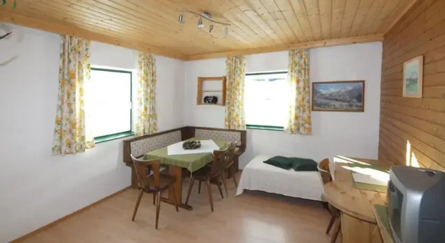 Gästehaus Gschwandtl, Забронировать Апартаменты/квартира  