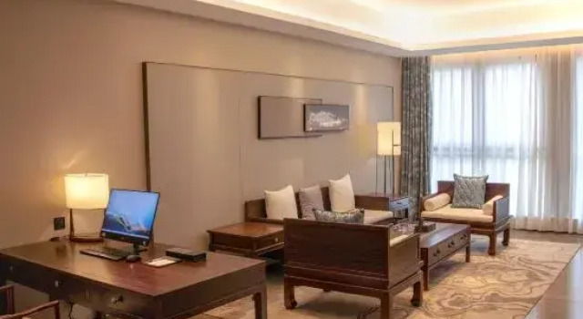 Люкс Executive Guangzhou Pazhou LN DongFang Hotel
