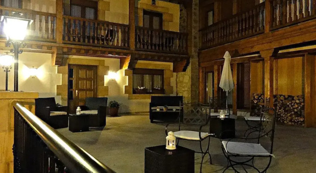 Posada Valle del Oso, Book Hotel Lerones Liébana