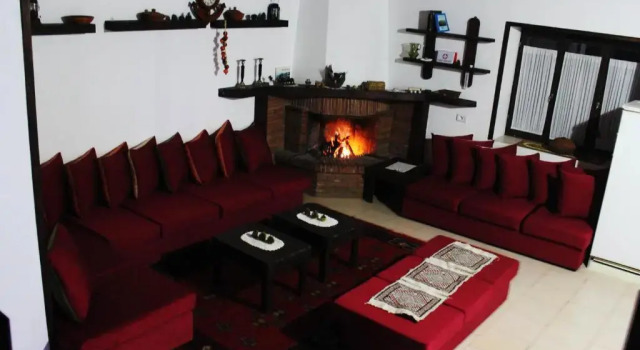 Beautiful and relaxing *Villa* in Paftal, Berat, Prenota Hotel Hotel a Berat County con parcheggio, Parcheggio