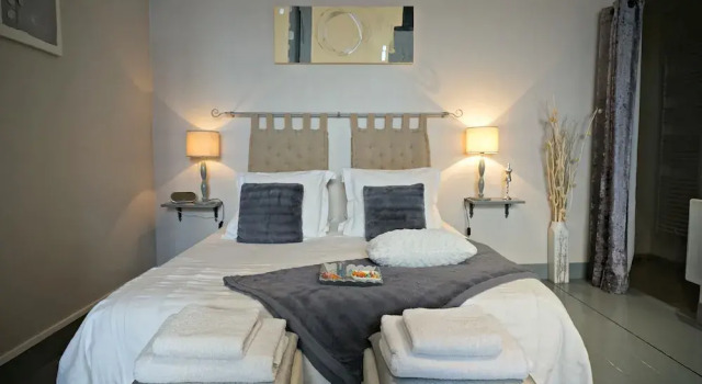 Appart Hôtel Lille - SUZANNE, Забронировать Отель Отели Лилля с парковкой, рядом с Chambre de Commerce, Парковка