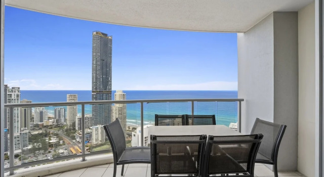 Апартаменты с 3 комнатами с балконом и с видом на океан Chevron Renaissance - HR Surfers Paradise