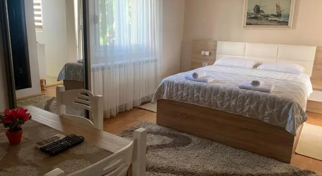 Студия Apartments Knežević